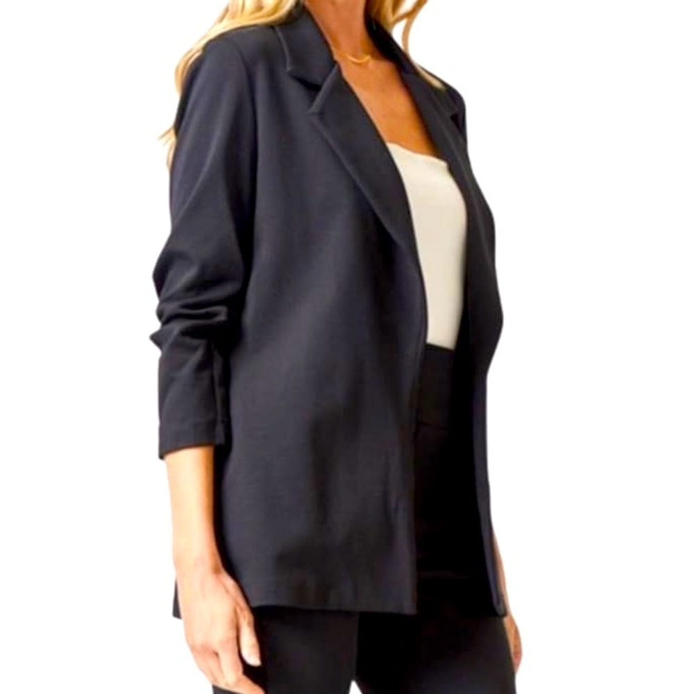 Elegant Women's Black Blazer